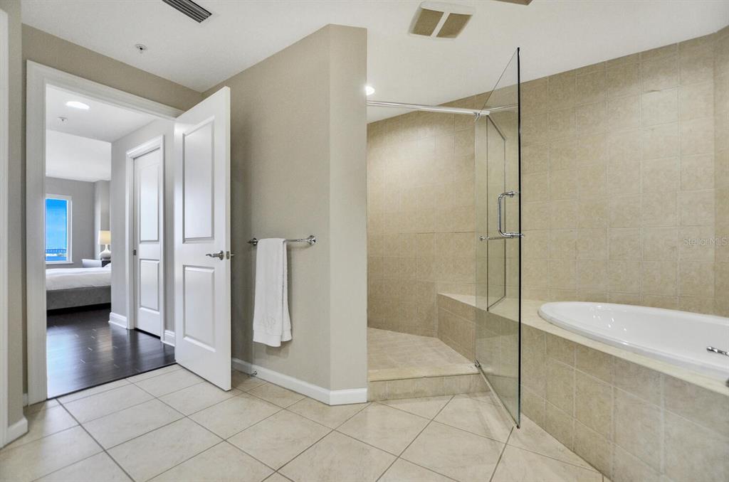 5823 BOWEN DANIEL DR #602
