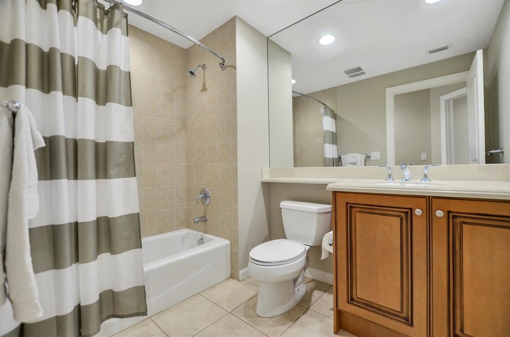 5823 BOWEN DANIEL DR #602