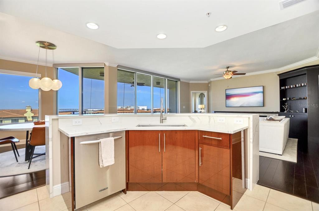 5823 BOWEN DANIEL DR #602