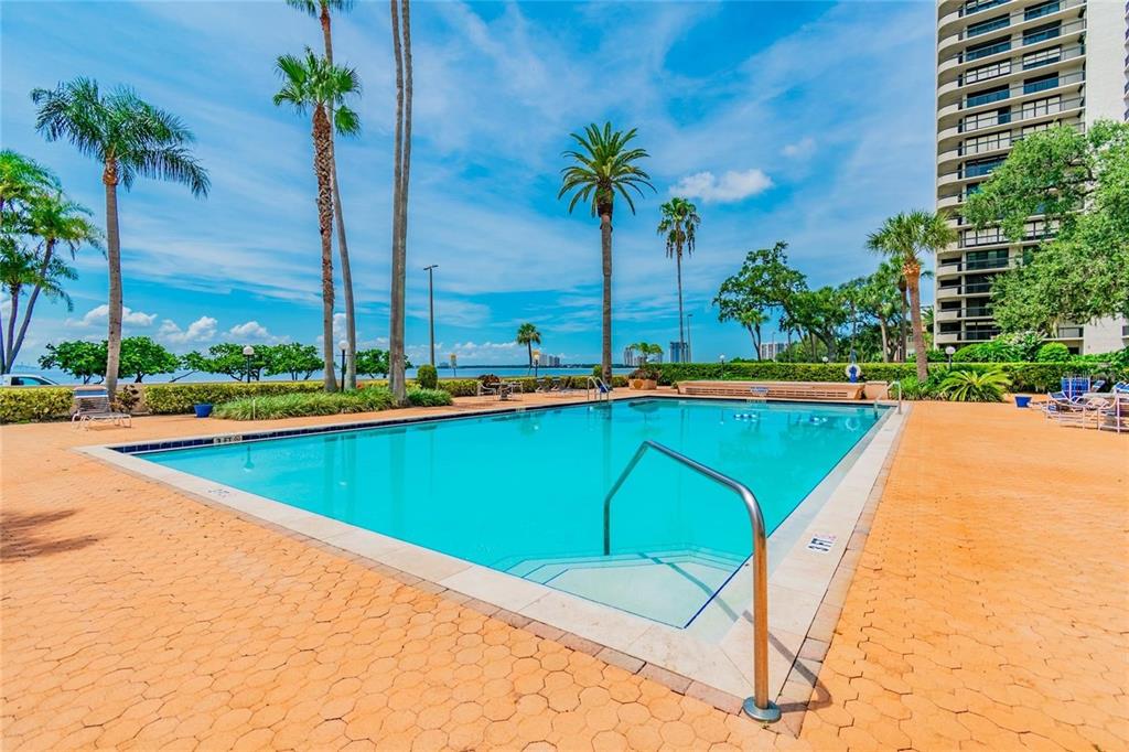 2401 BAYSHORE BLVD #703