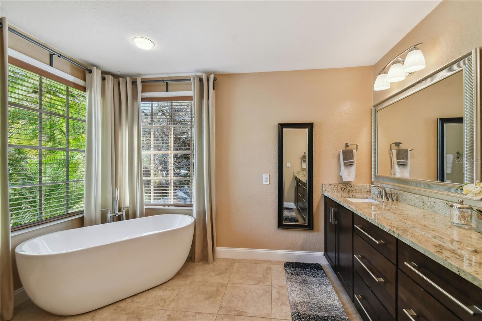 3319 W VILLA ROSA ST