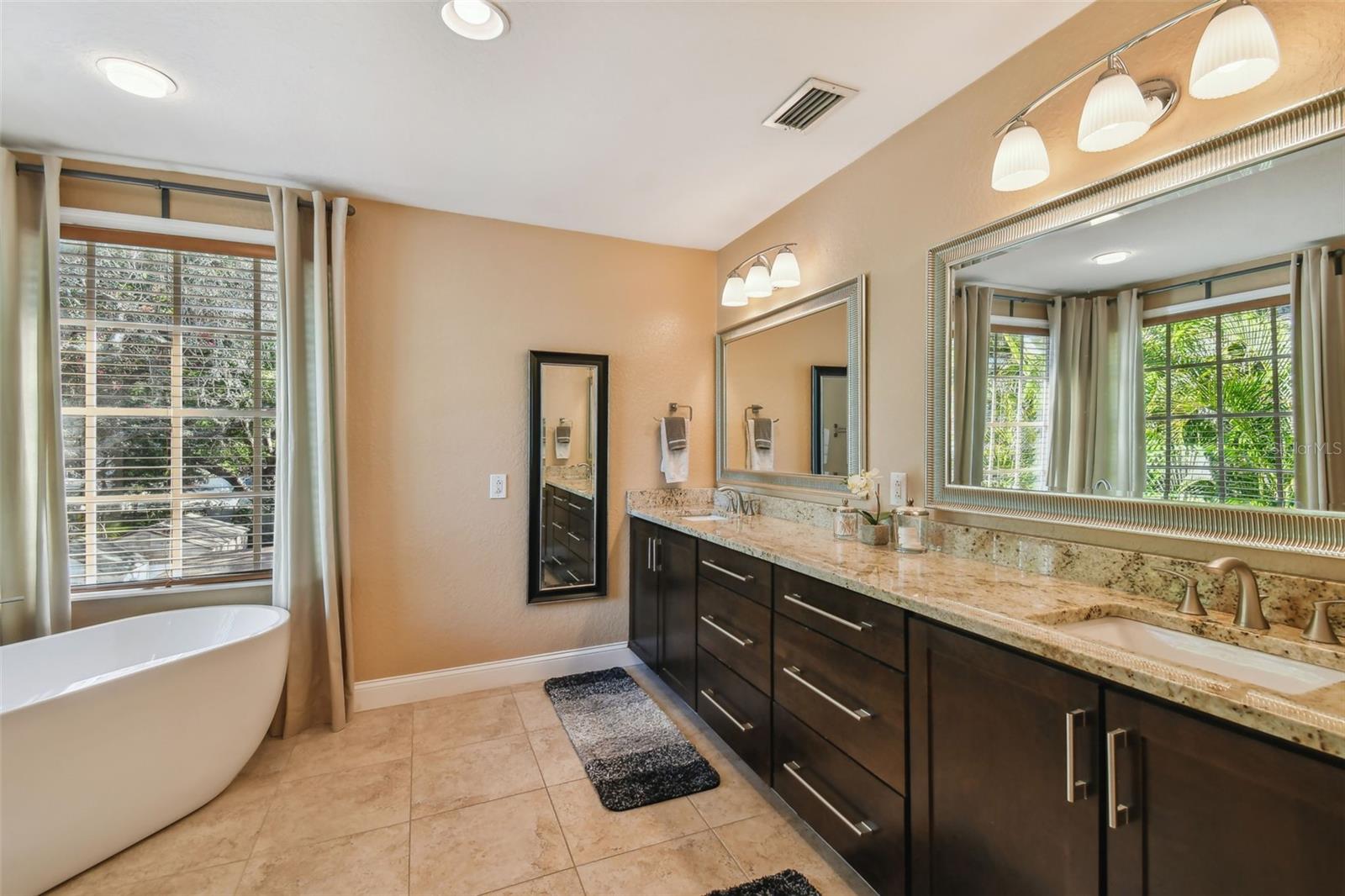 3319 W VILLA ROSA ST