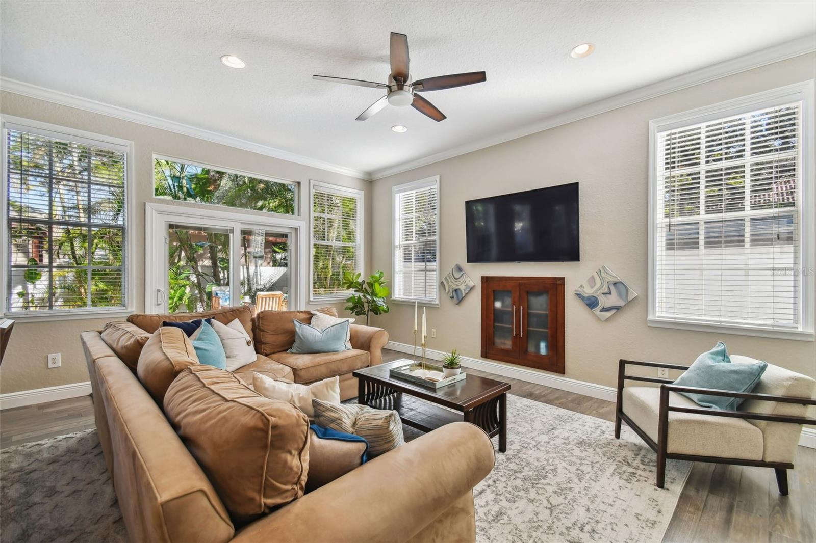 3319 W VILLA ROSA ST