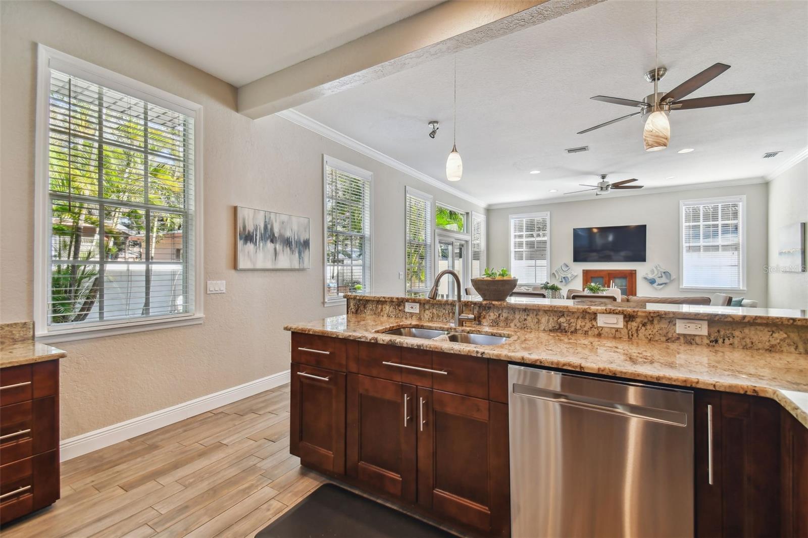 3319 W VILLA ROSA ST