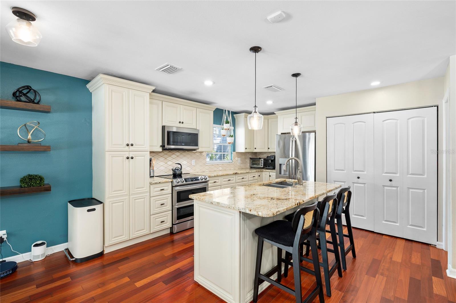5705 BAYSHORE BLVD