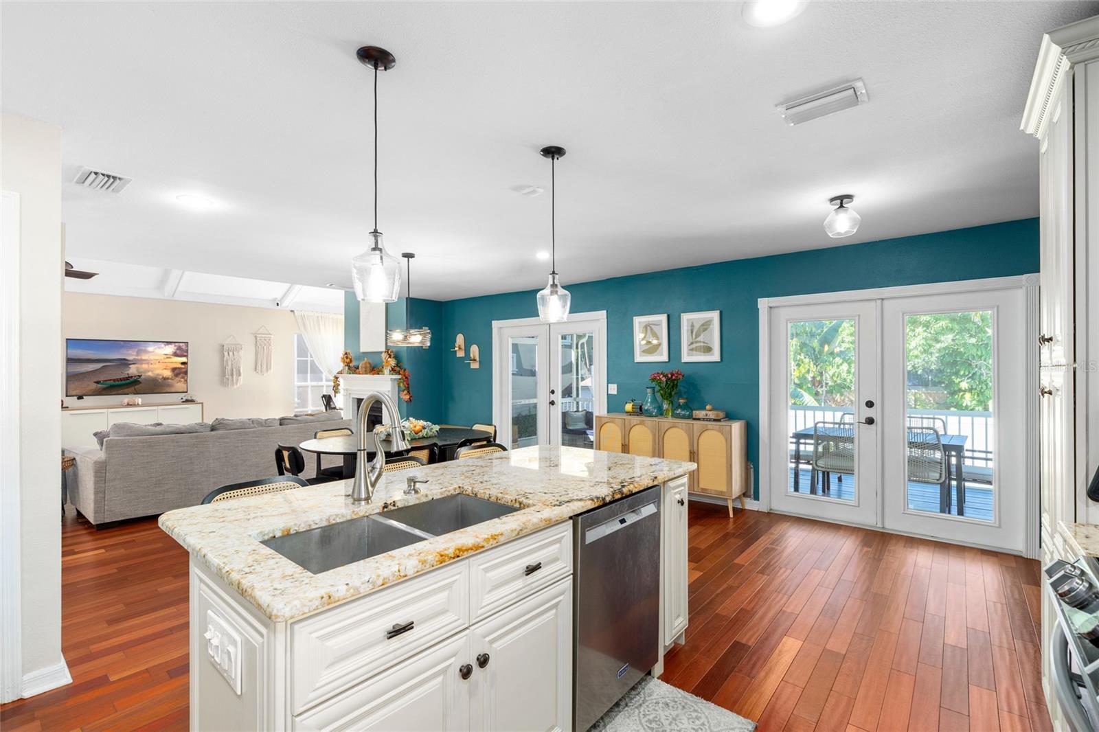 5705 BAYSHORE BLVD
