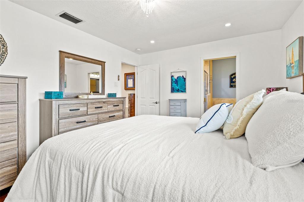 6537 CAPE HATTERAS WAY NE #6