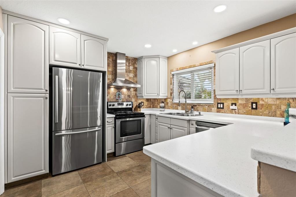 6537 CAPE HATTERAS WAY NE #6