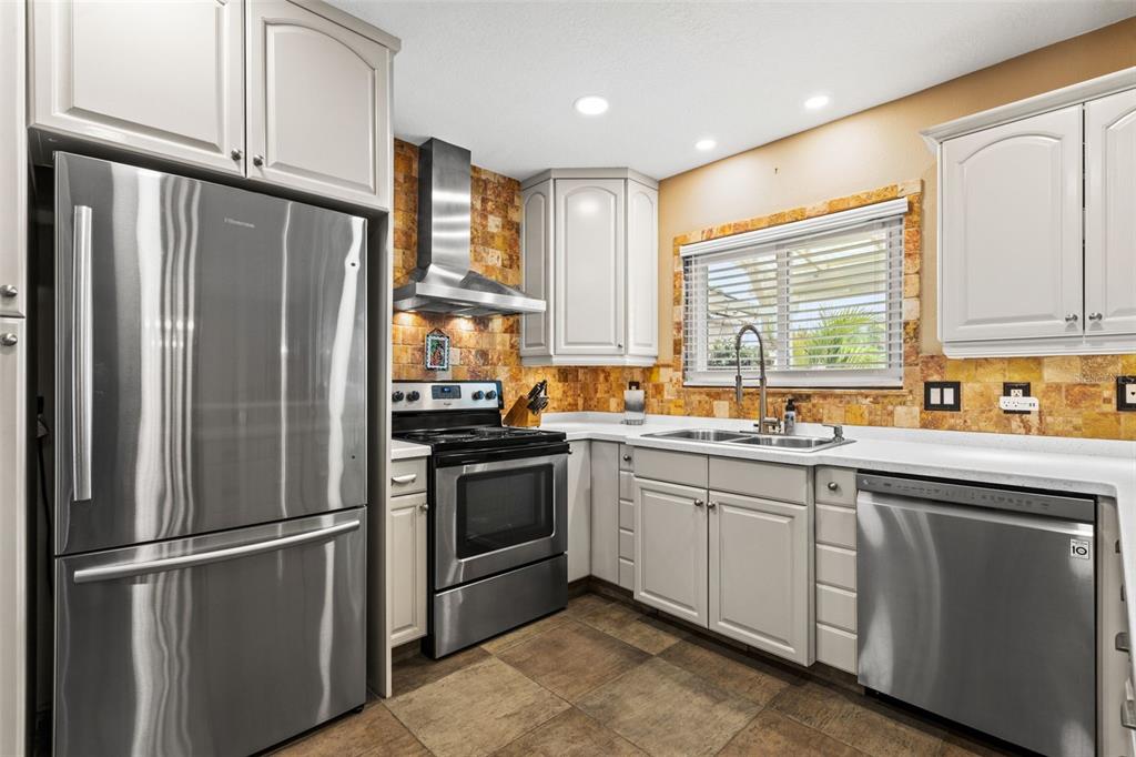 6537 CAPE HATTERAS WAY NE #6