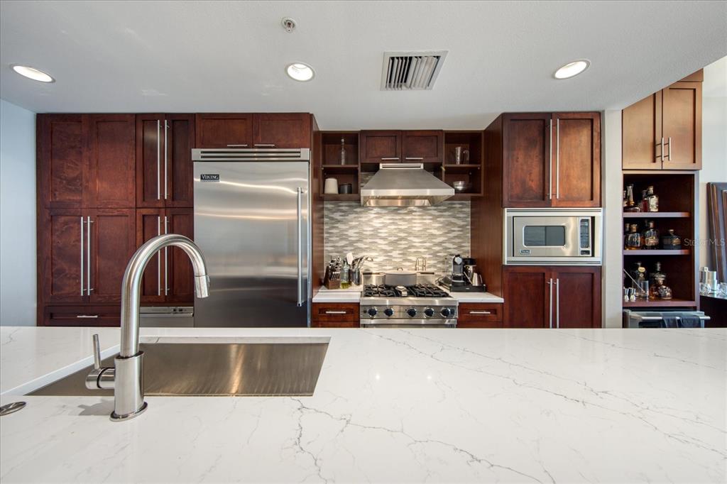 1208 E KENNEDY BLVD #314