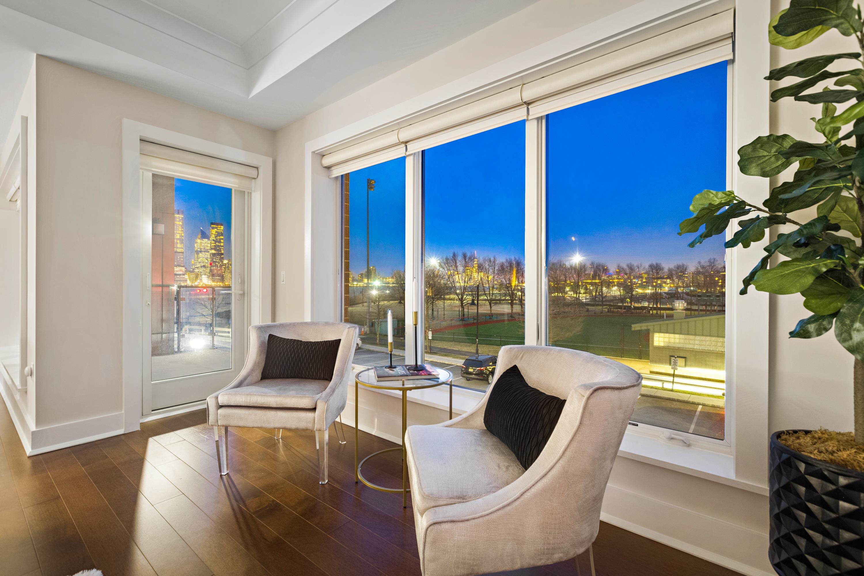 150 HENLEY PL Unit: 201