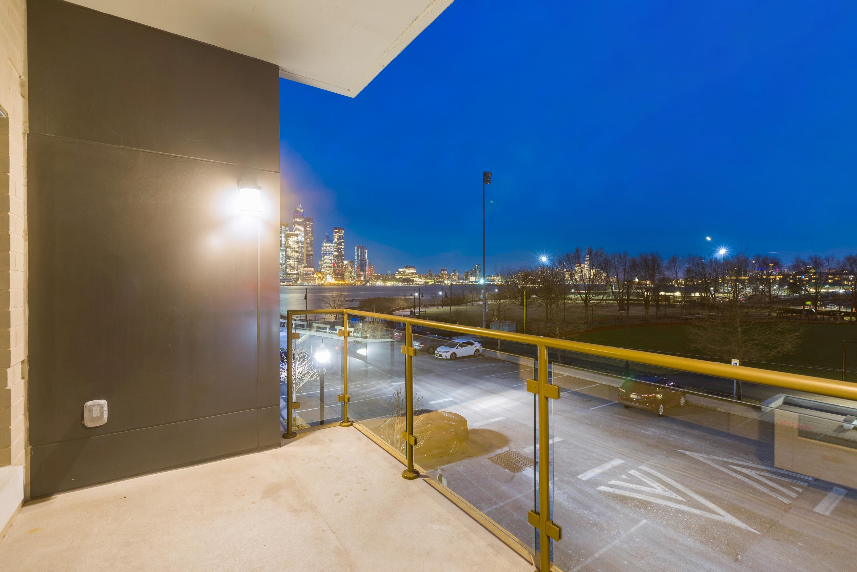 150 HENLEY PL Unit: 201