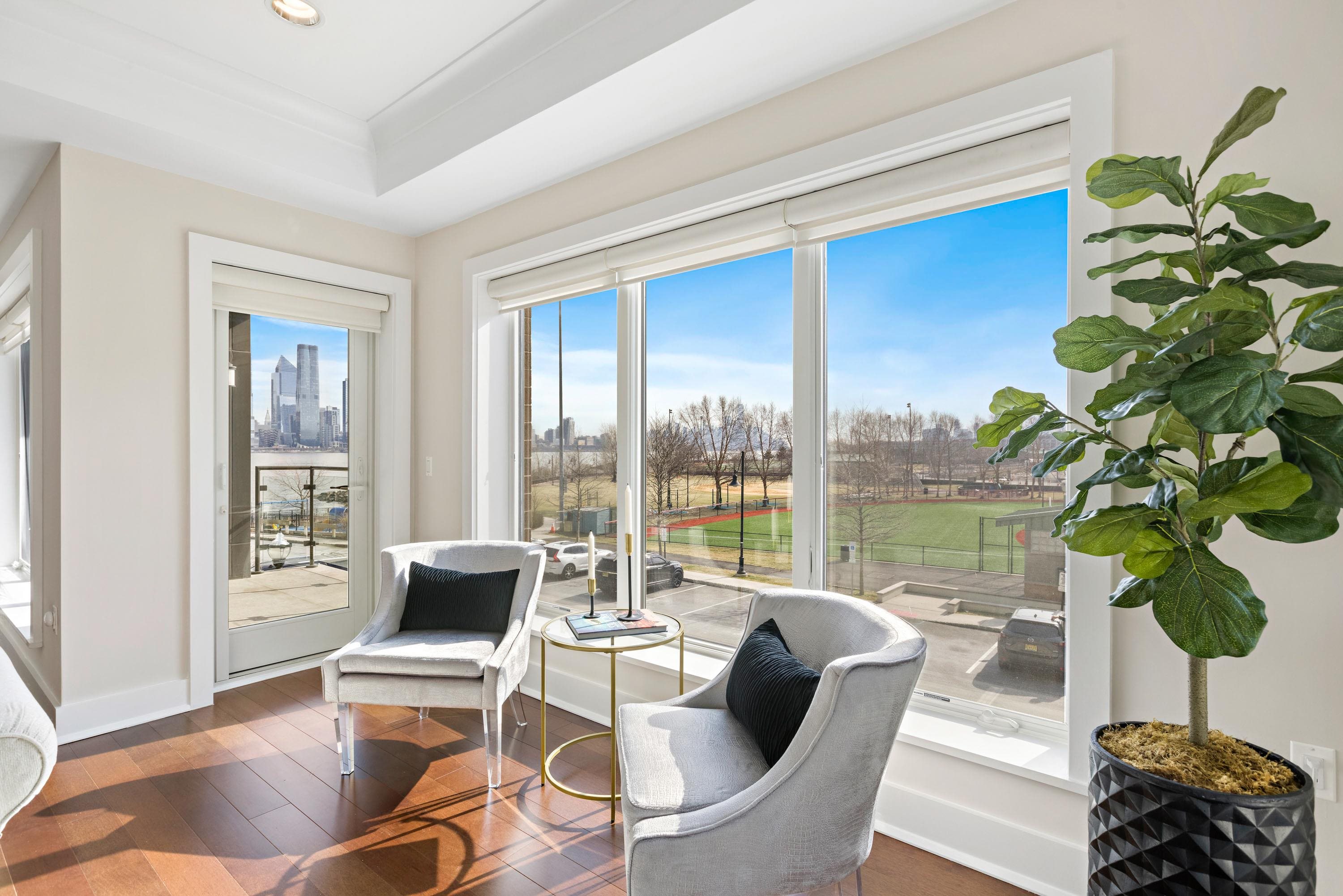150 HENLEY PL Unit: 201