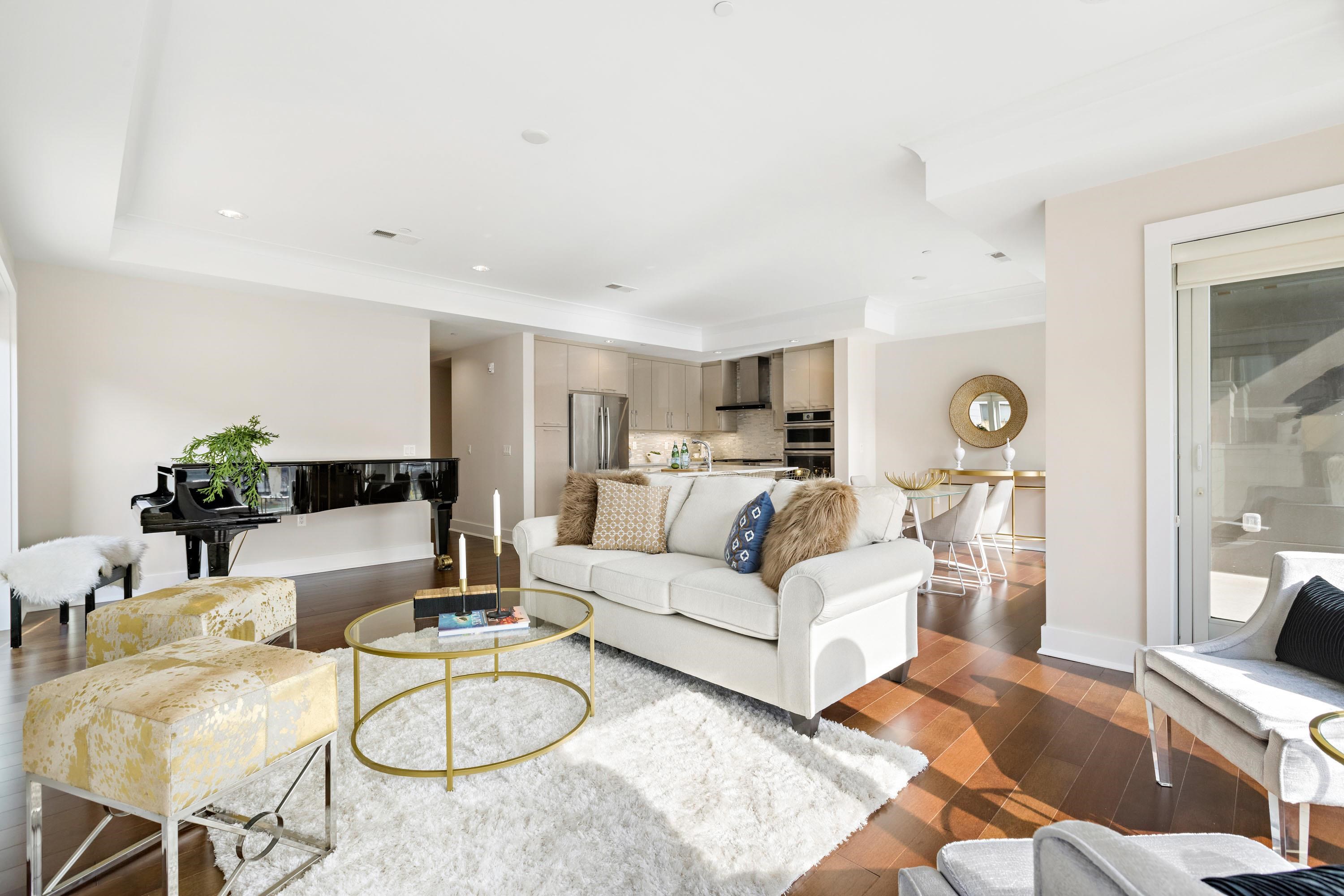 150 HENLEY PL Unit: 201