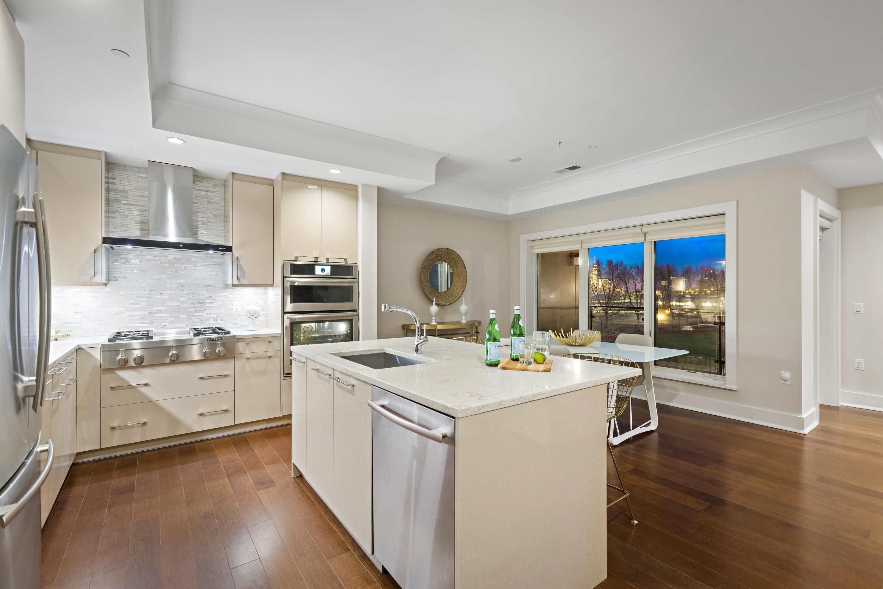 150 HENLEY PL Unit: 201