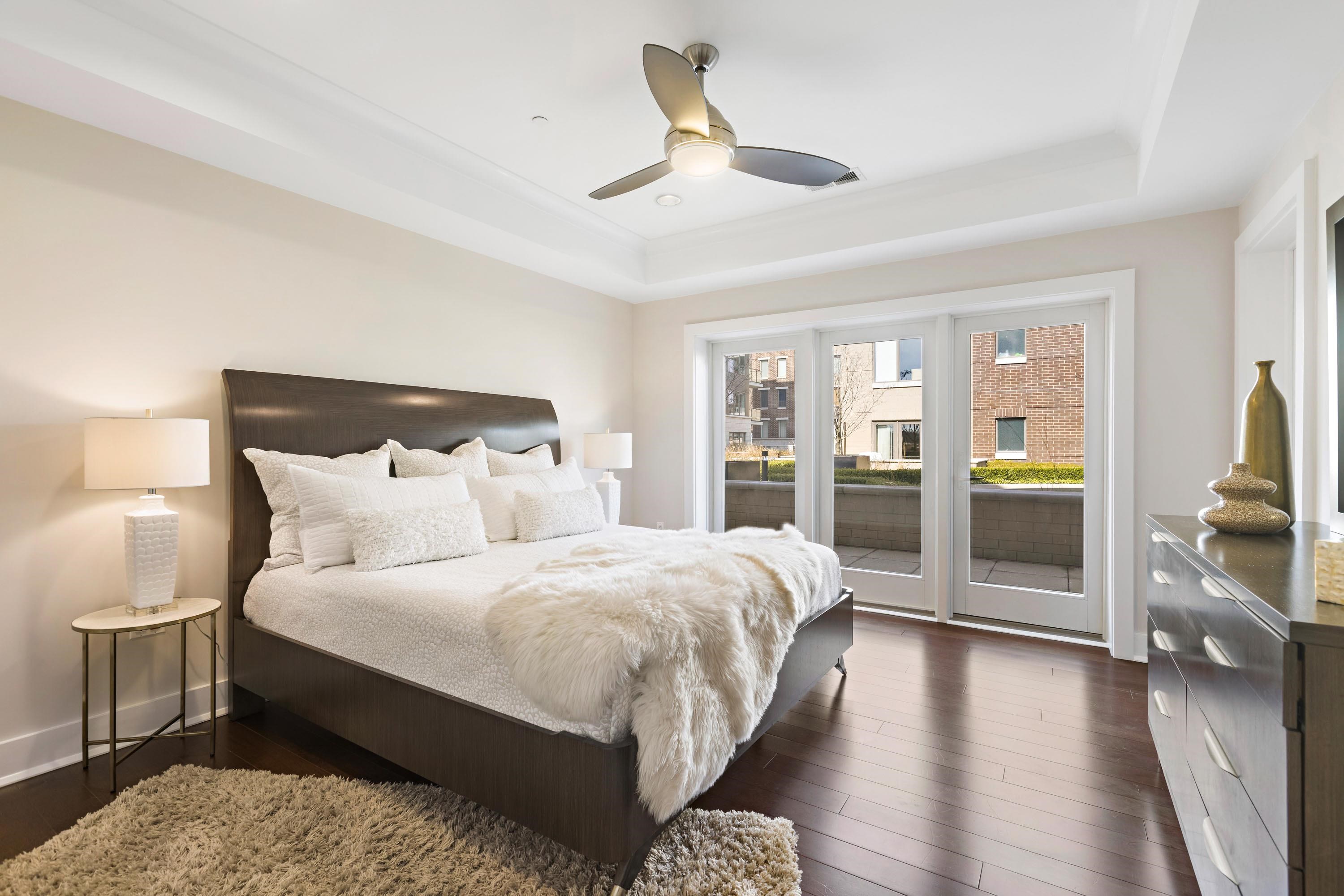 150 HENLEY PL Unit: 201