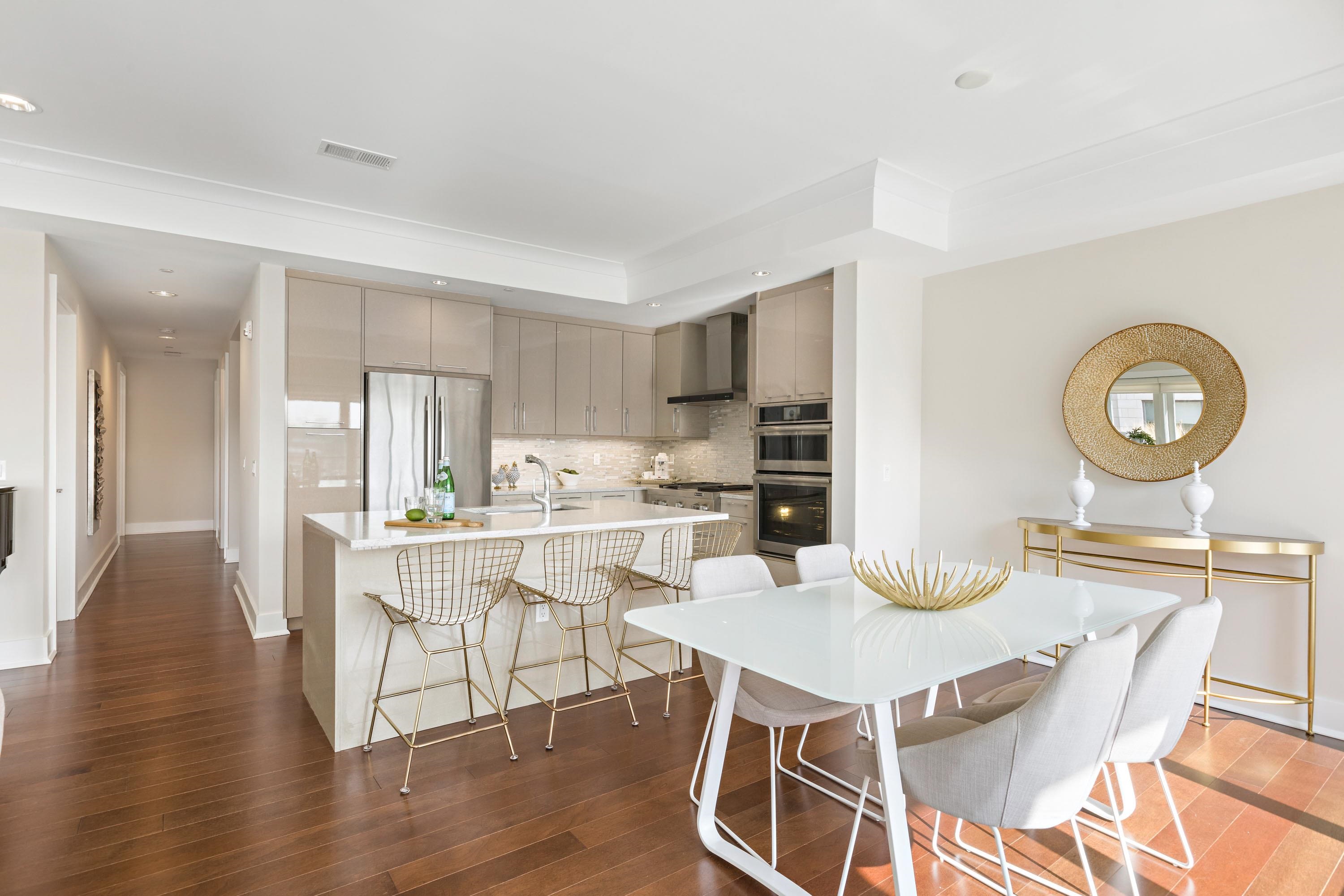 150 HENLEY PL Unit: 201