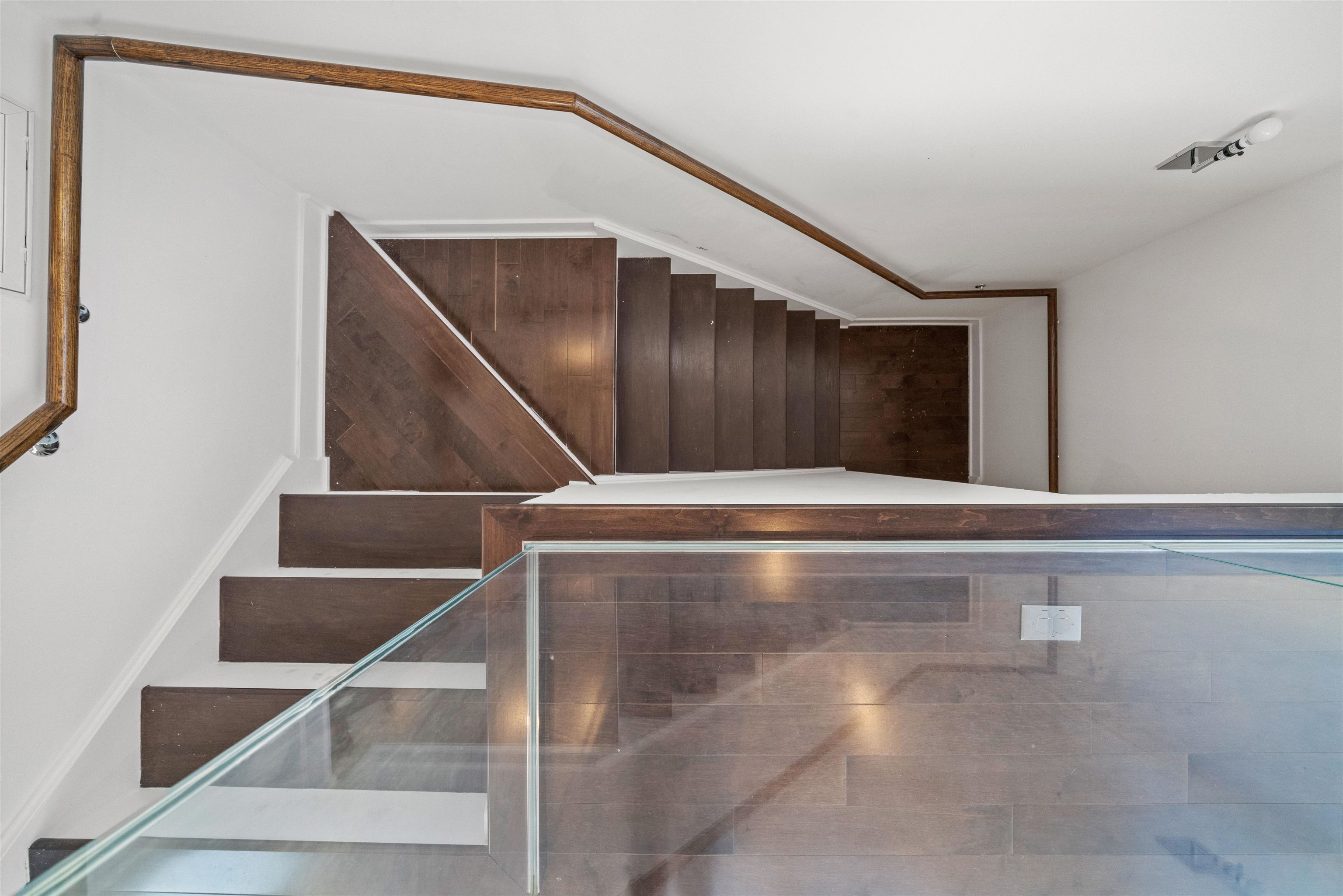 5 WASHINGTON PL Unit: 2