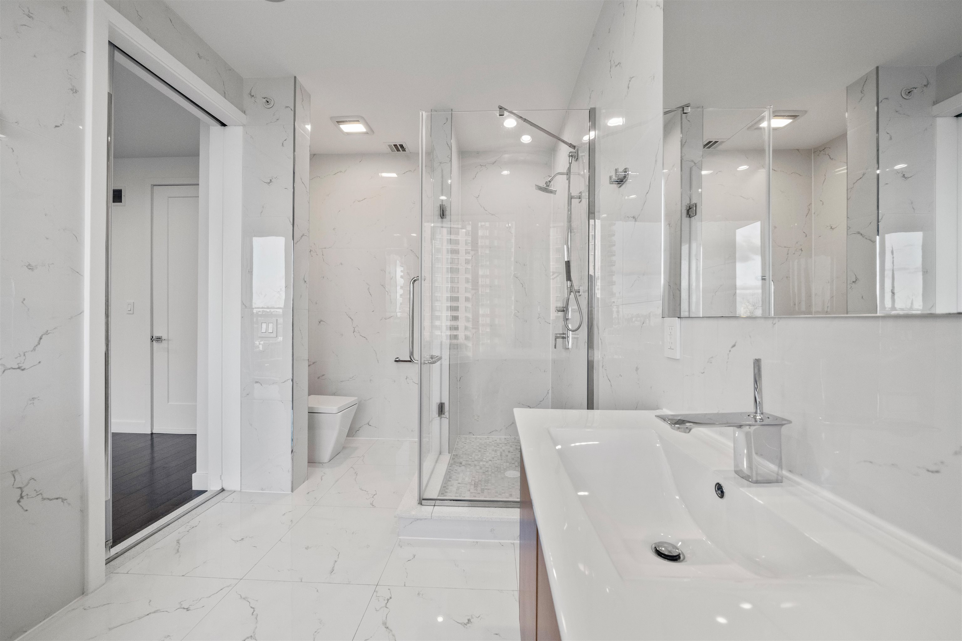 5 WASHINGTON PL Unit: 2