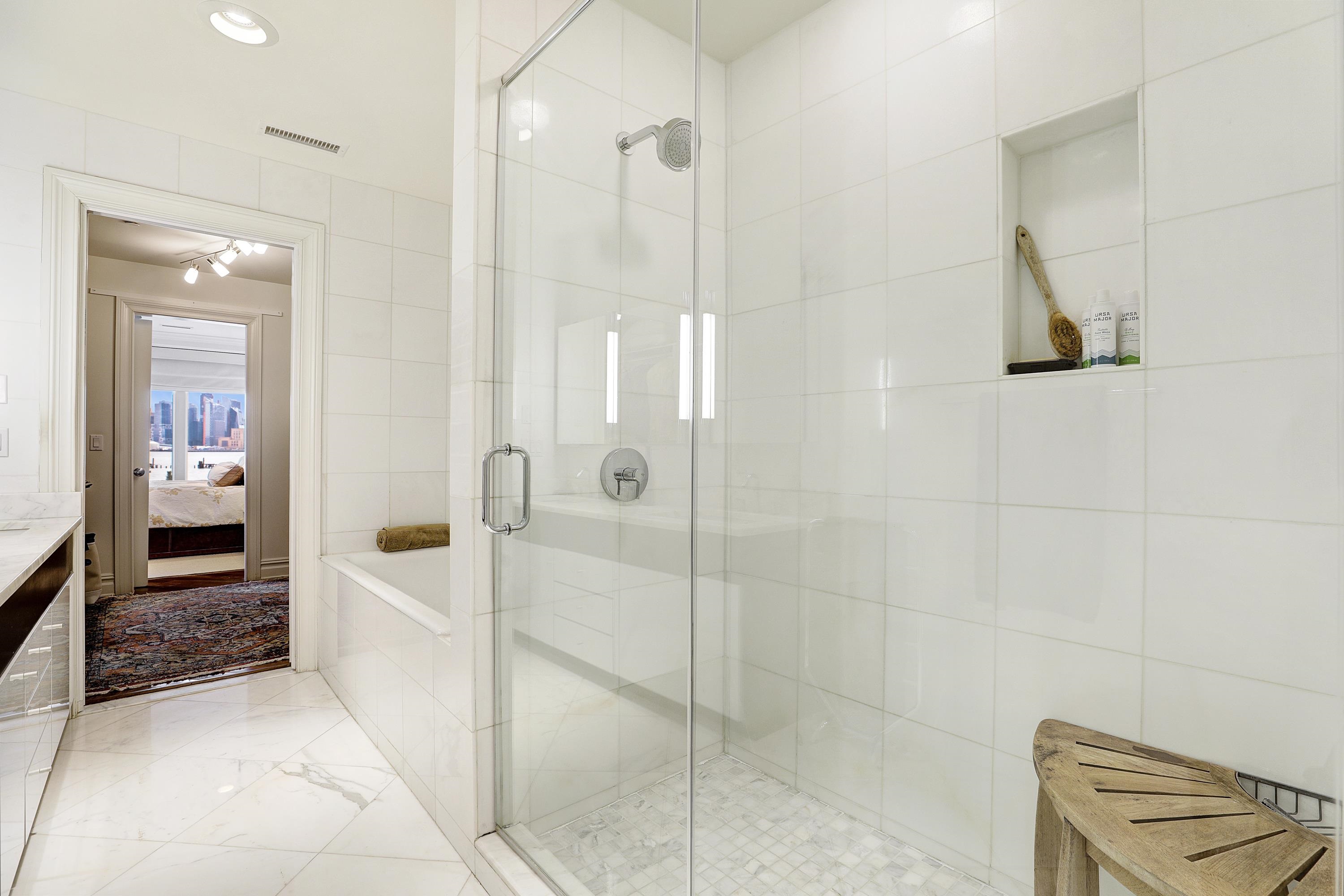 3 HENLEY PL