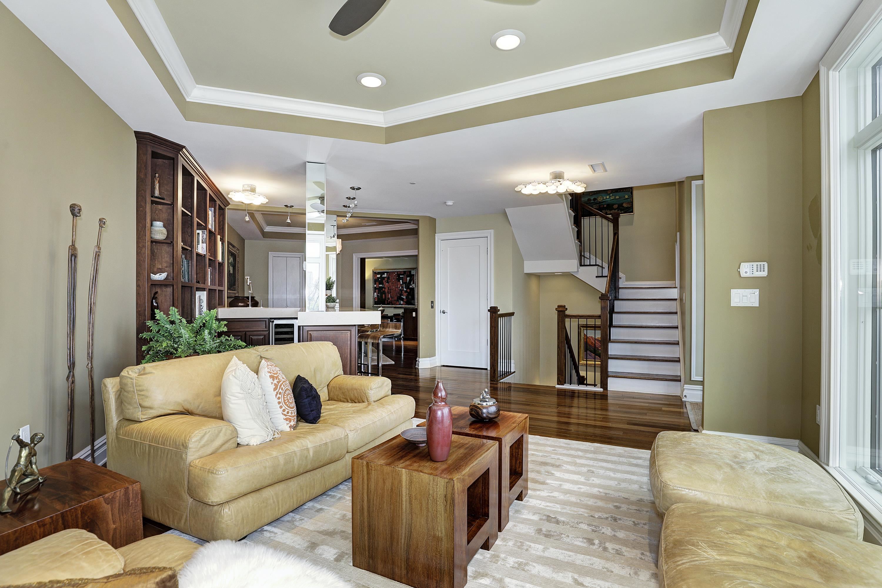 3 HENLEY PL