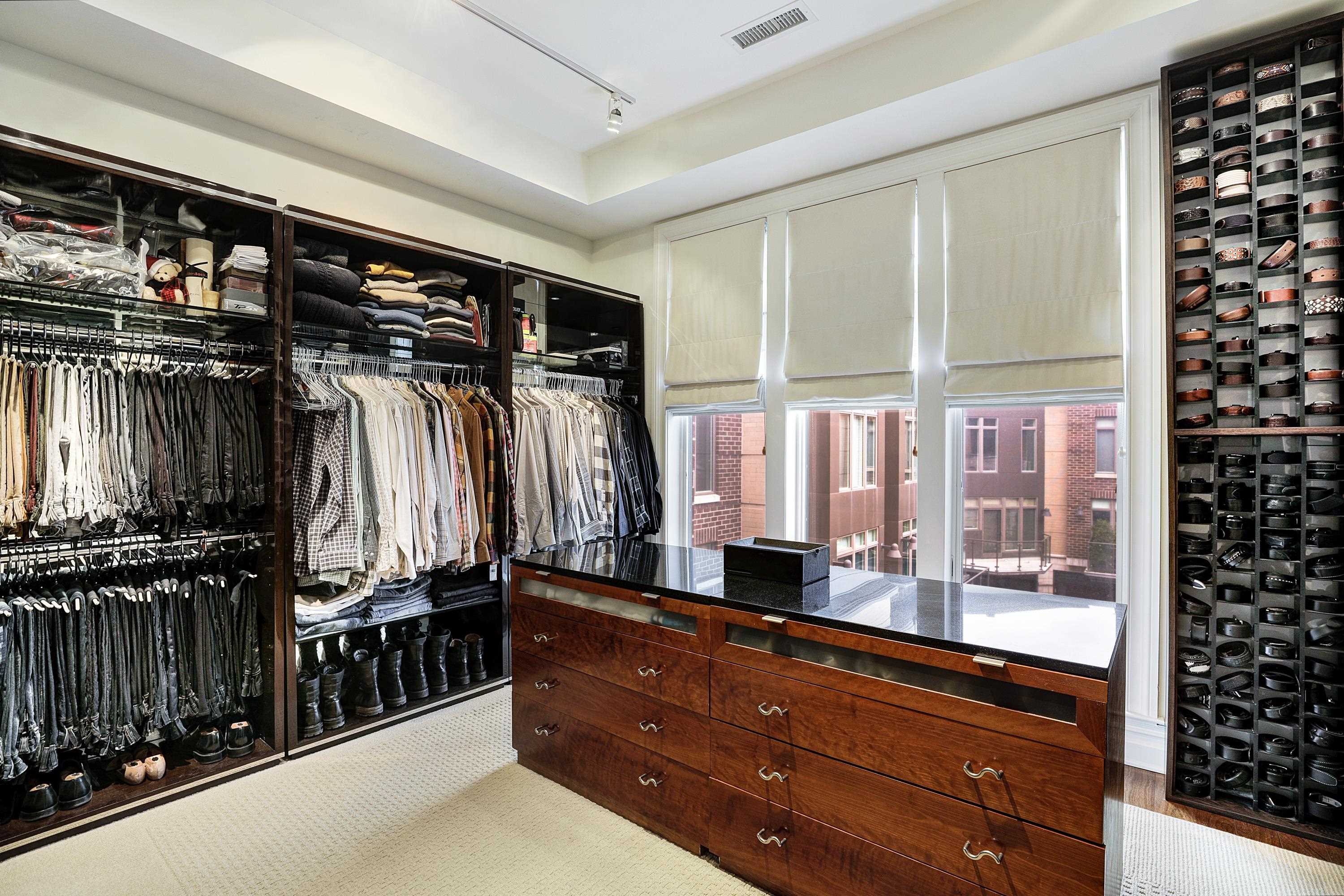 3 HENLEY PL