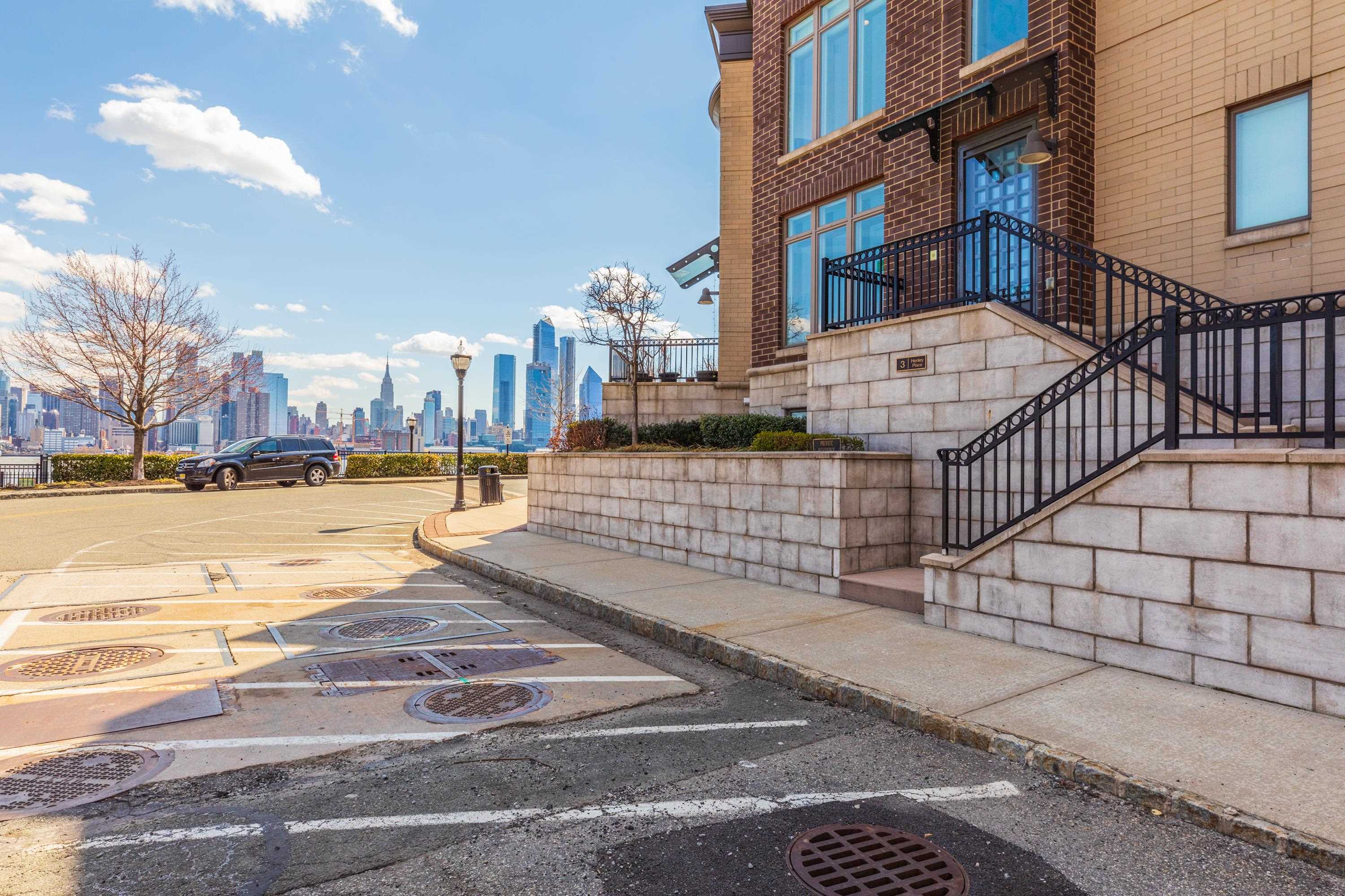 3 HENLEY PL