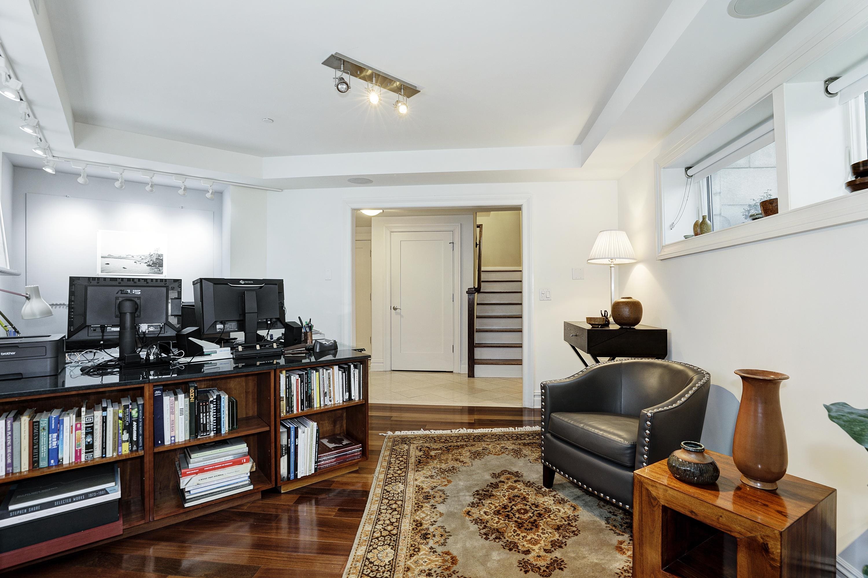 3 HENLEY PL