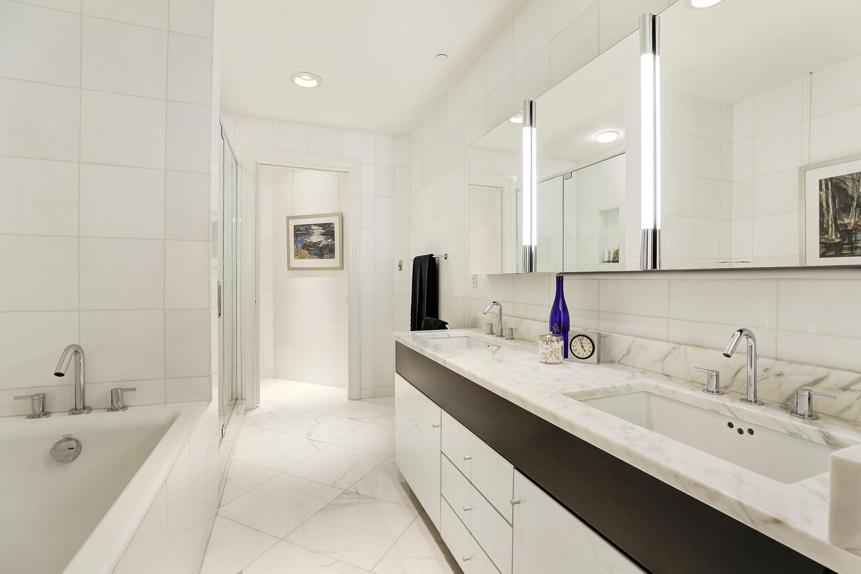 3 HENLEY PL