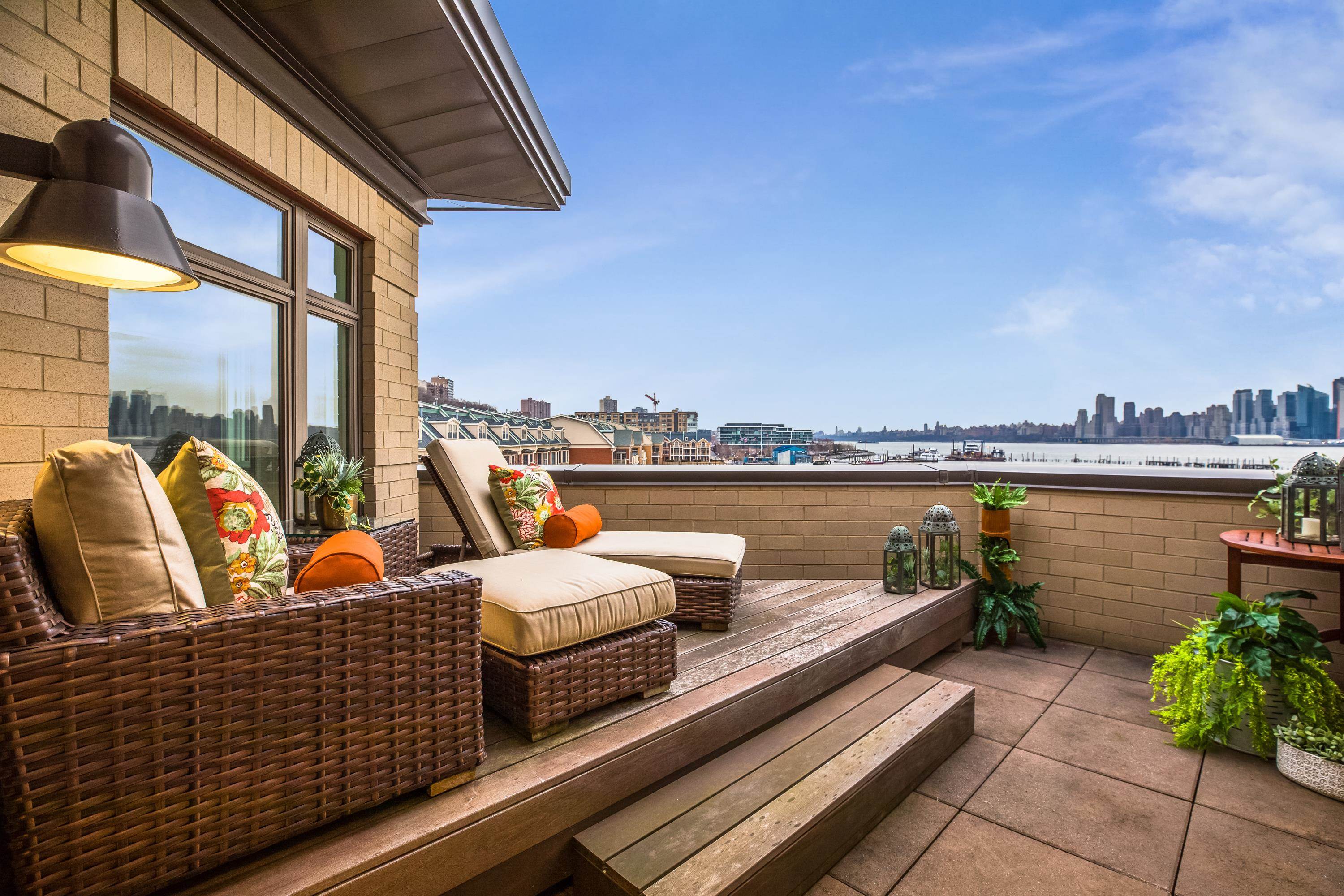 3 HENLEY PL