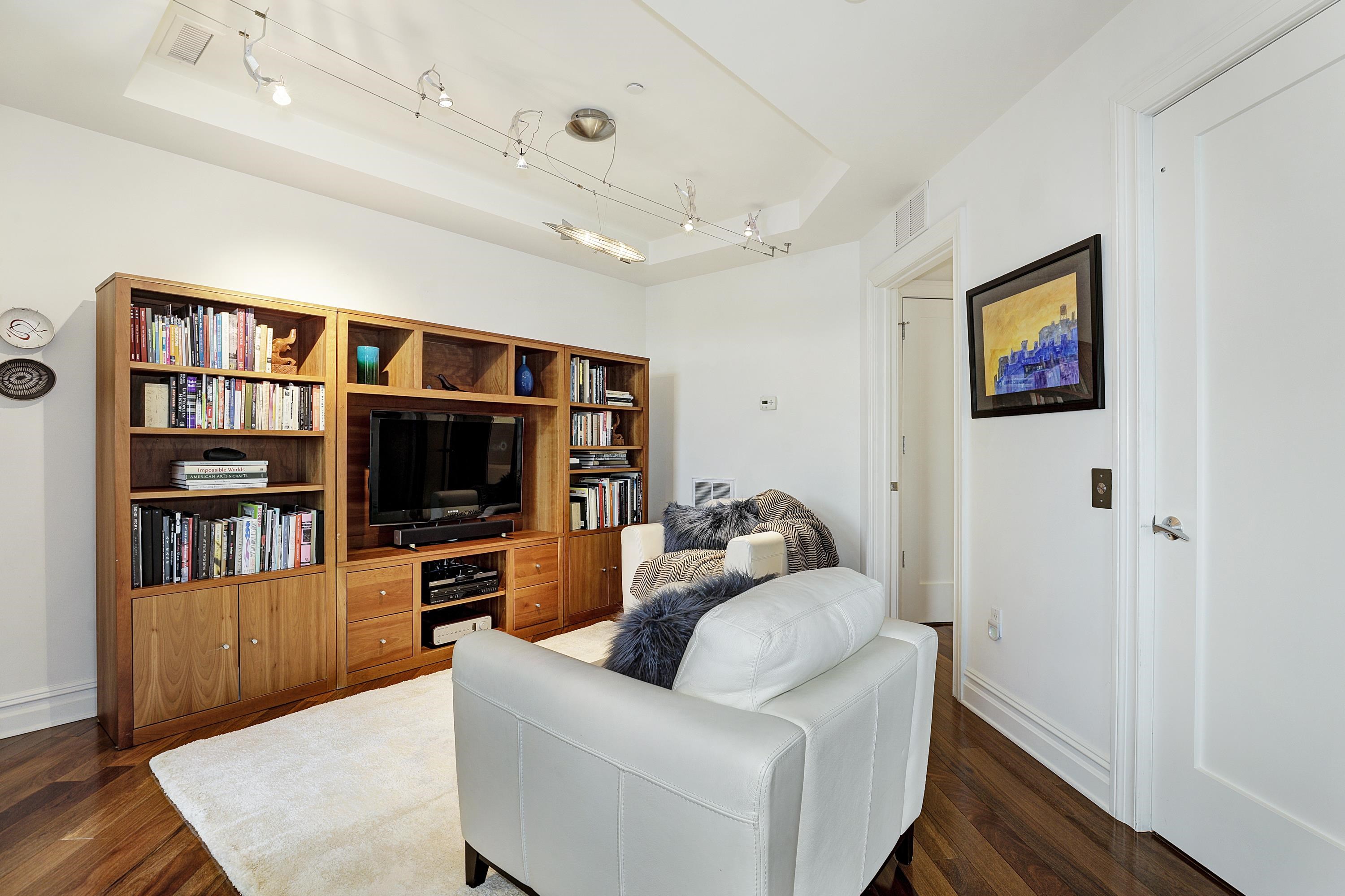 3 HENLEY PL