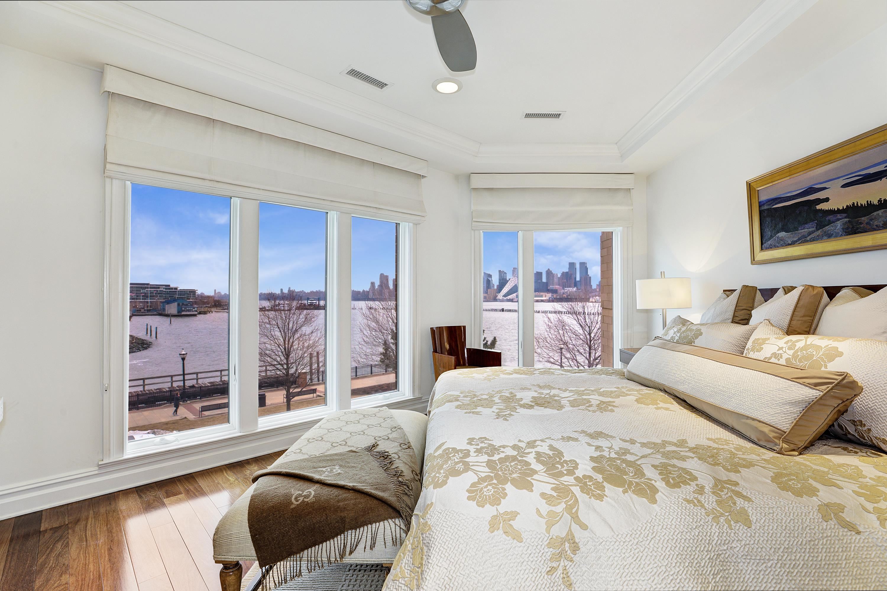 3 HENLEY PL