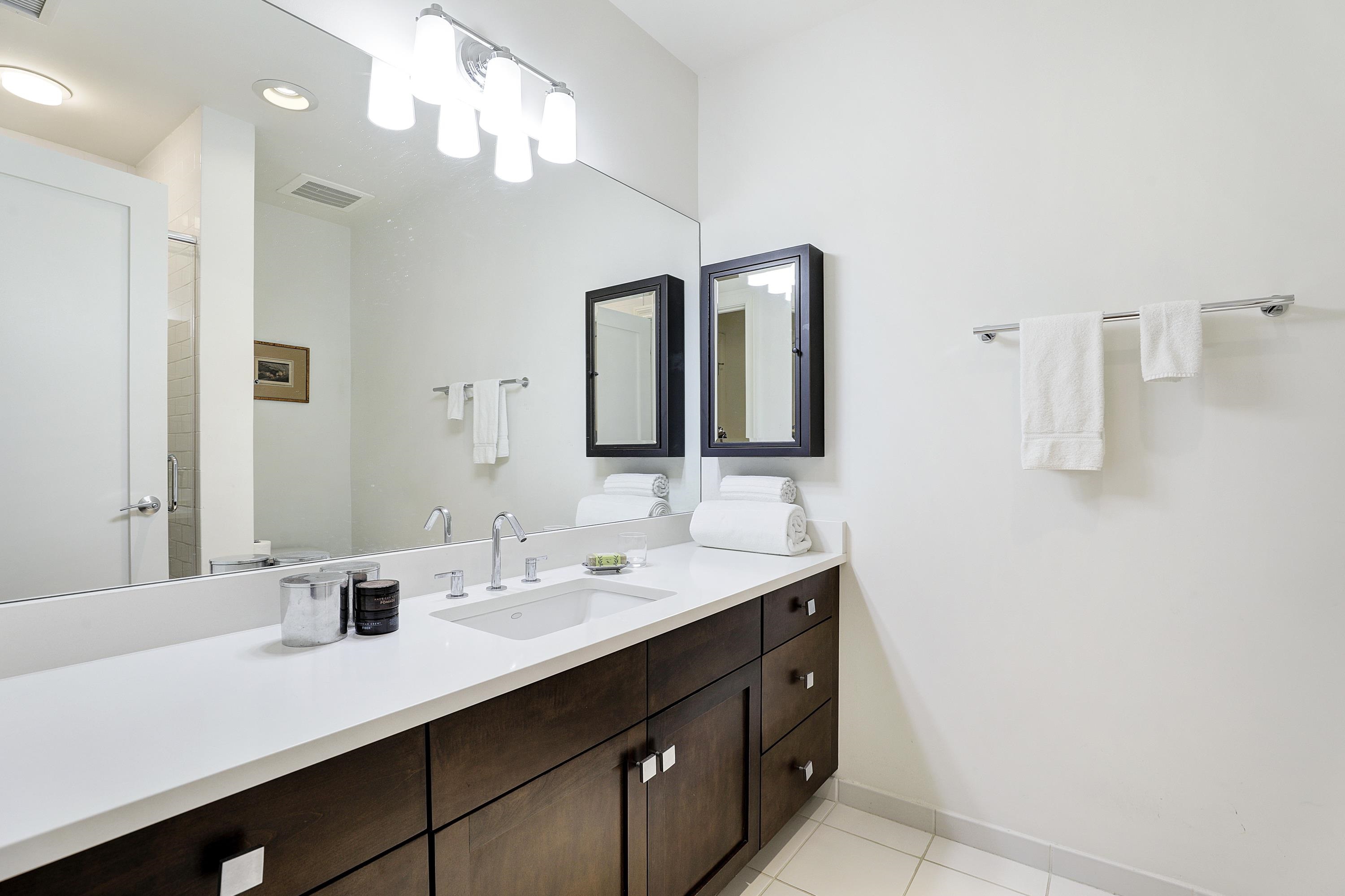 3 HENLEY PL