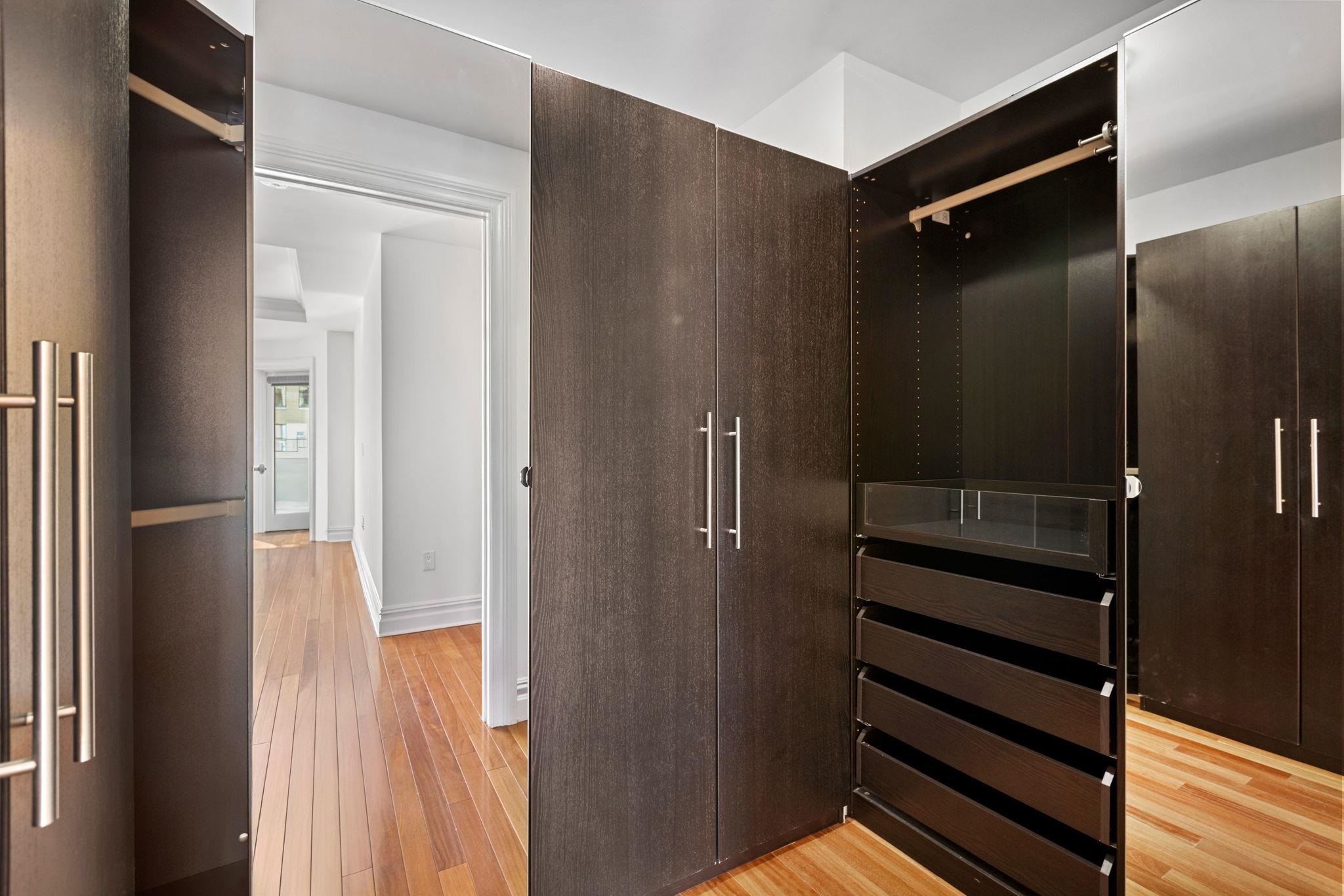 32 ETON ROW Unit: 32