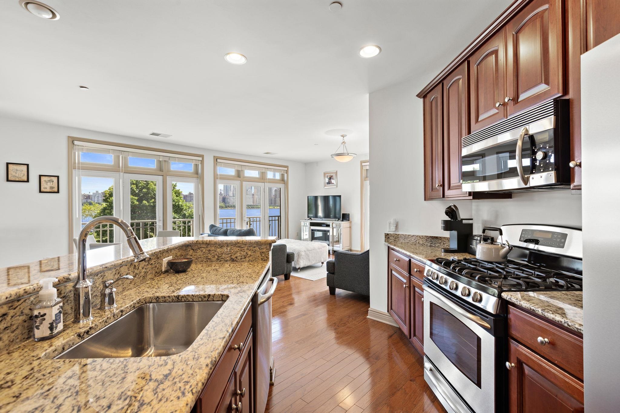 7400 RIVER RD Unit: 2008