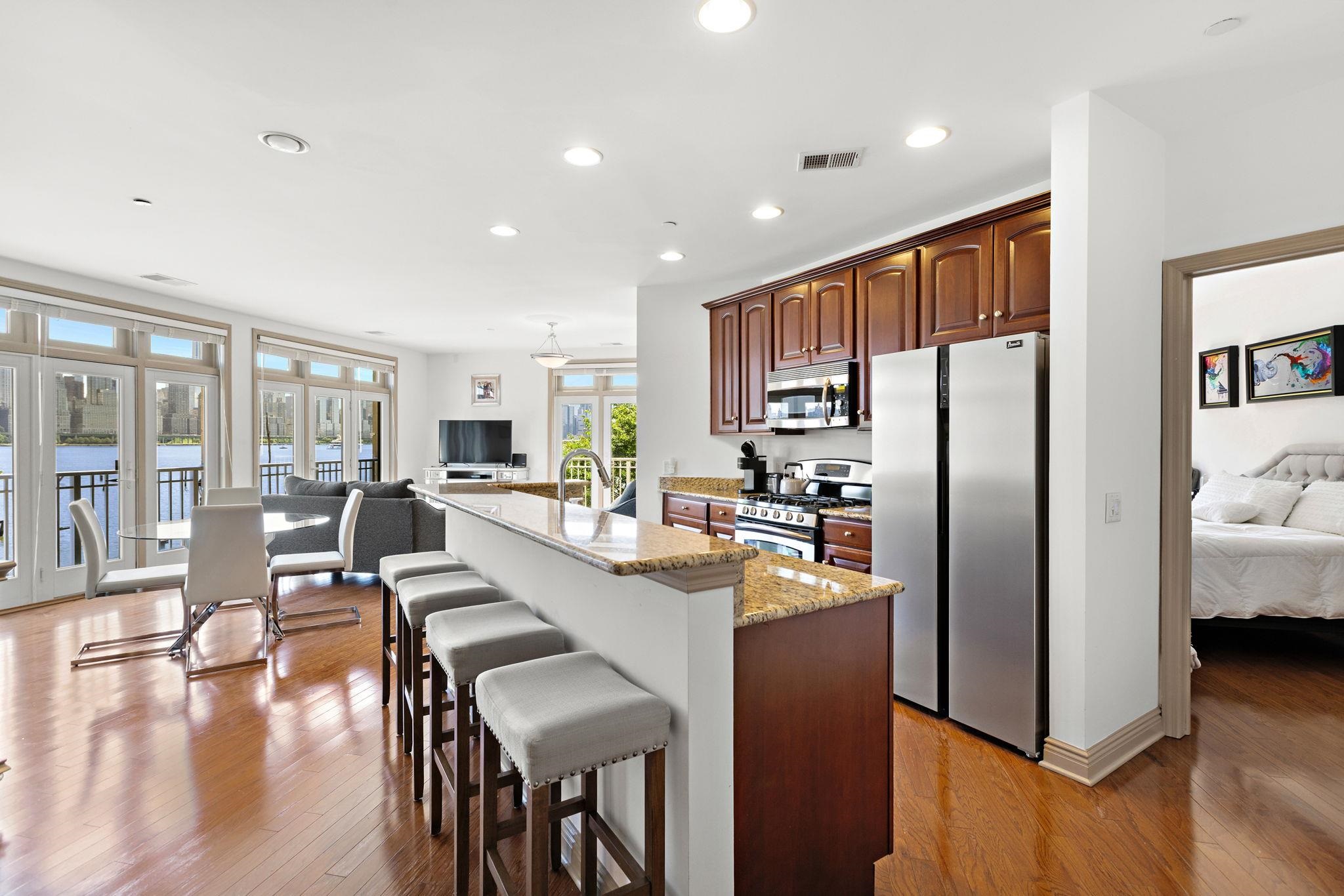 7400 RIVER RD Unit: 2008