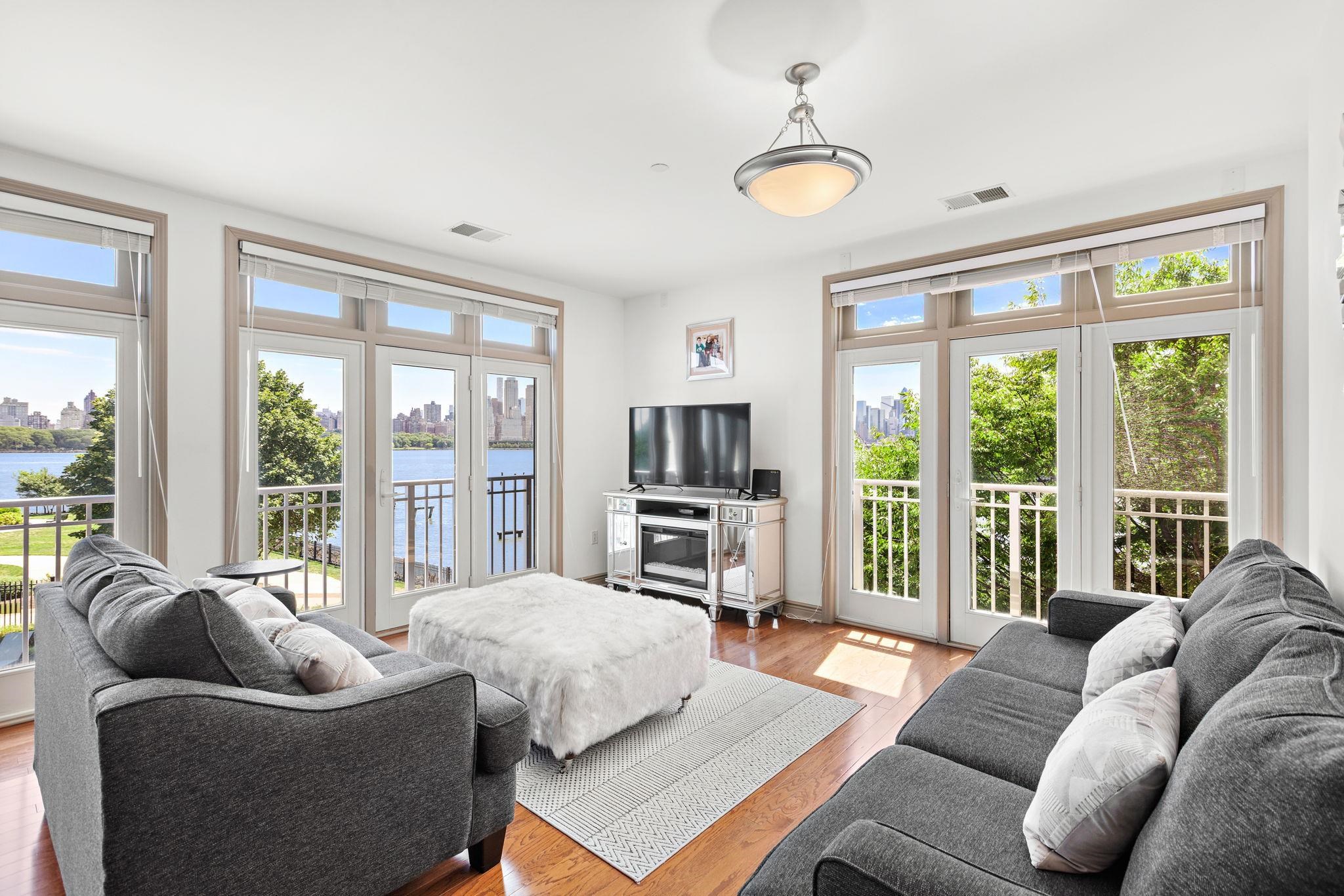 7400 RIVER RD Unit: 2008