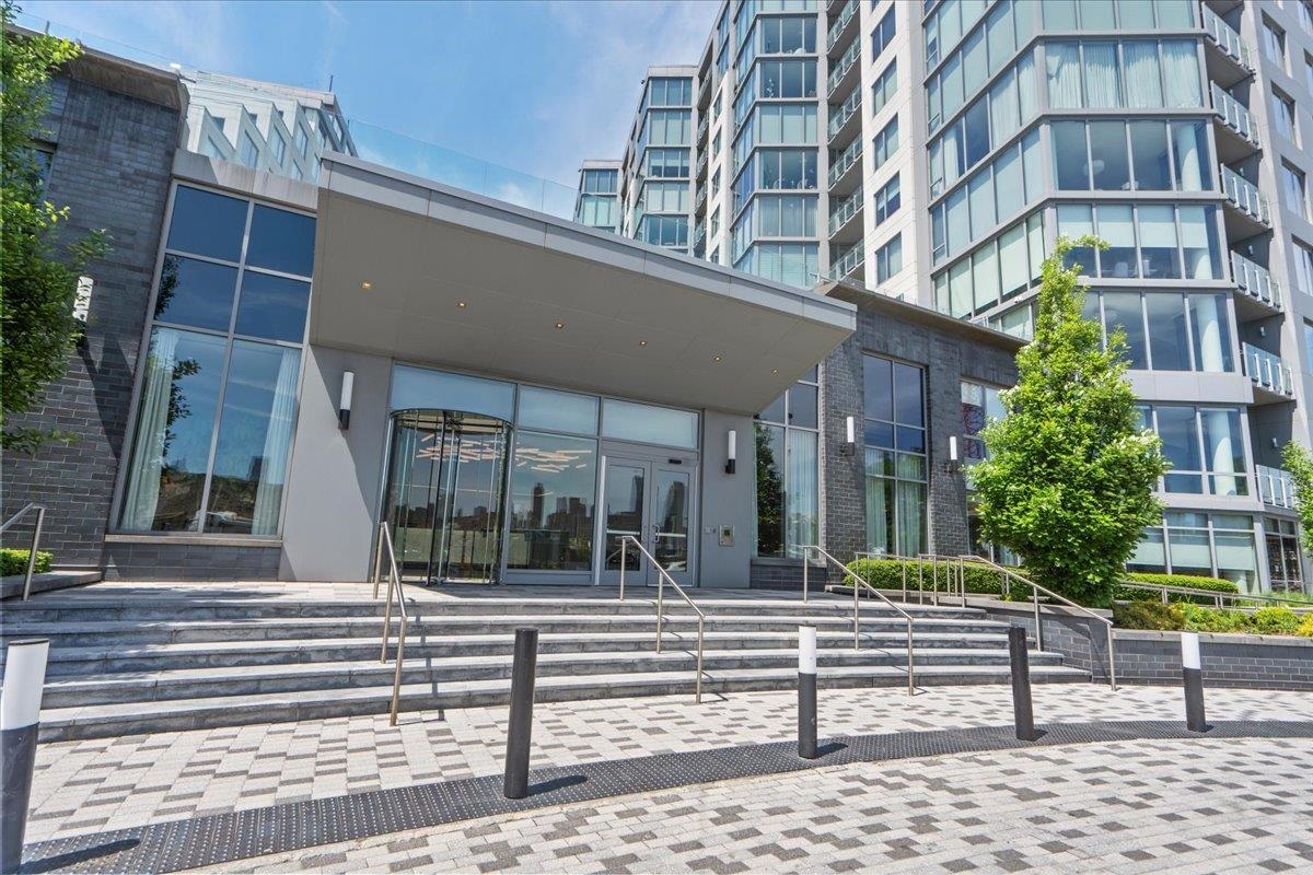 9 AVENUE AT PORT IMPERIAL Unit: #1110