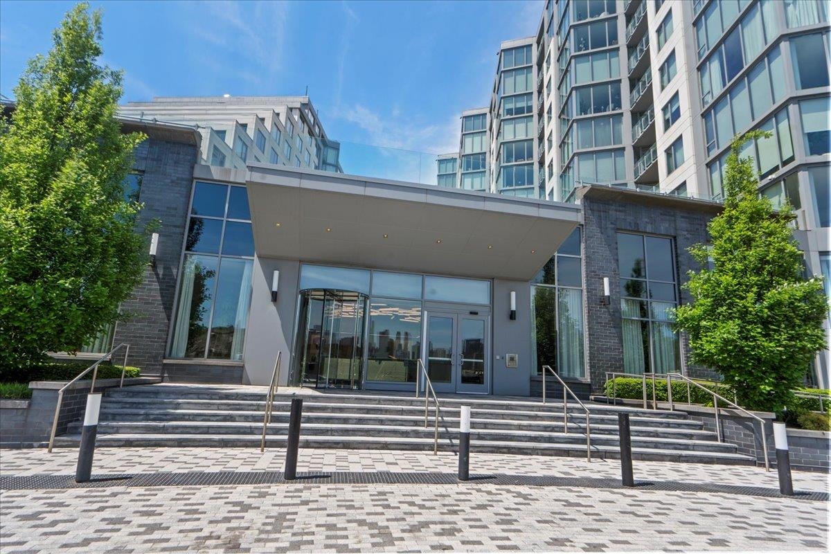 9 AVENUE AT PORT IMPERIAL Unit: #1110