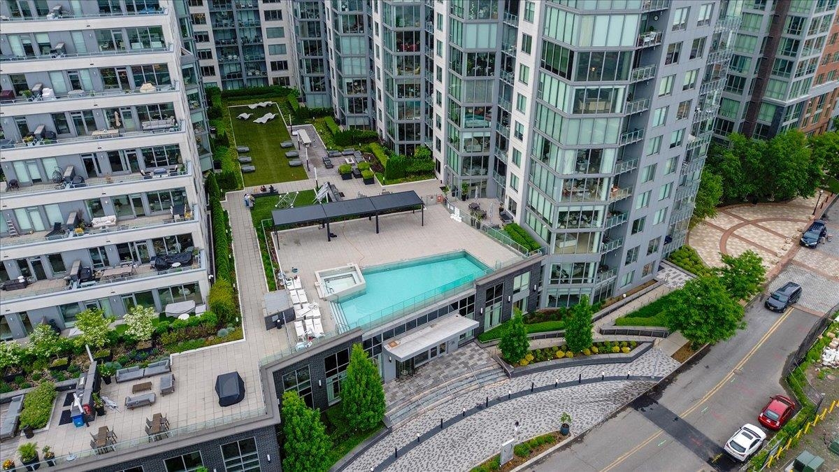 9 AVENUE AT PORT IMPERIAL Unit: #1110