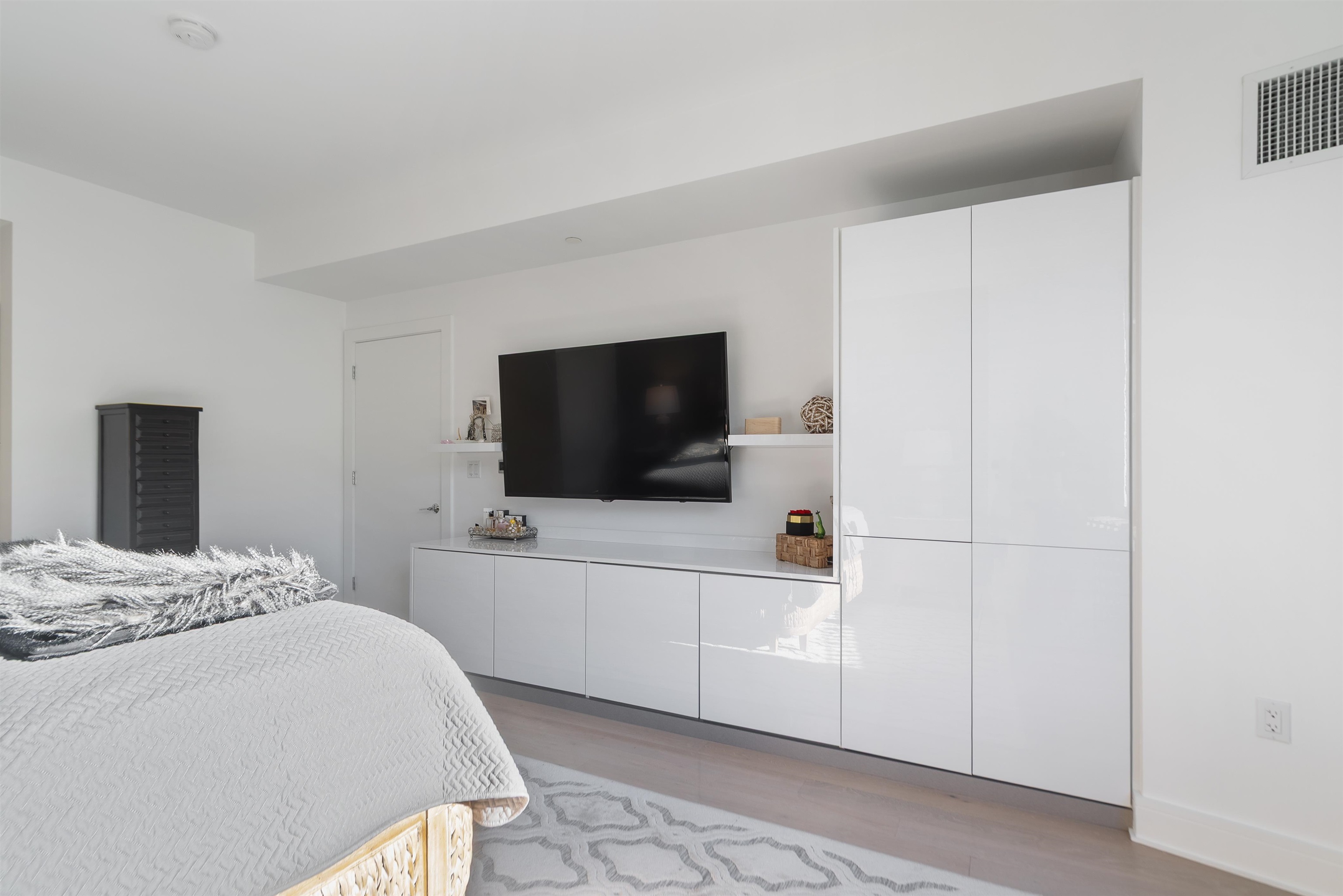 9 AVENUE AT PORT IMPERIAL Unit: #1110