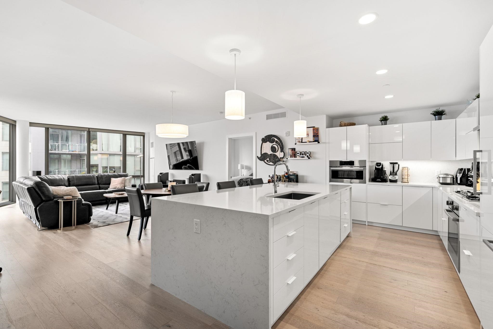 9 AVENUE AT PORT IMPERIAL Unit: #910