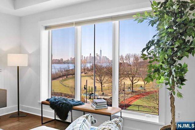 150 Henley Place 302