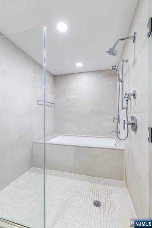 150 Henley Place 302