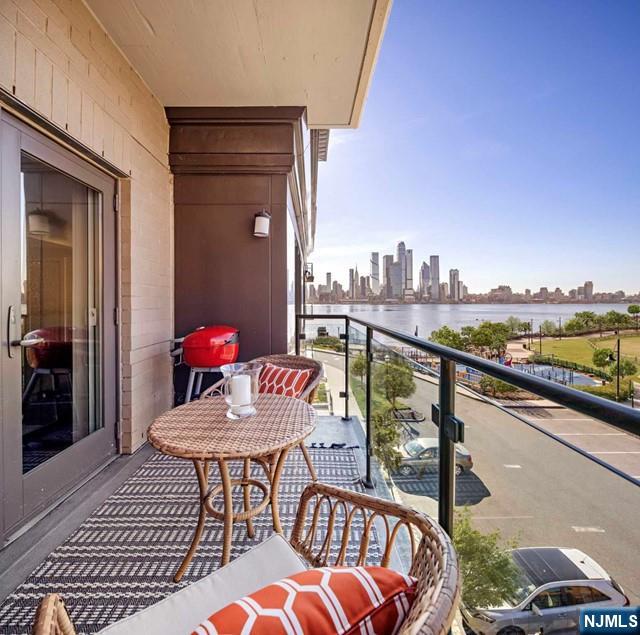 150 Henley Place 302