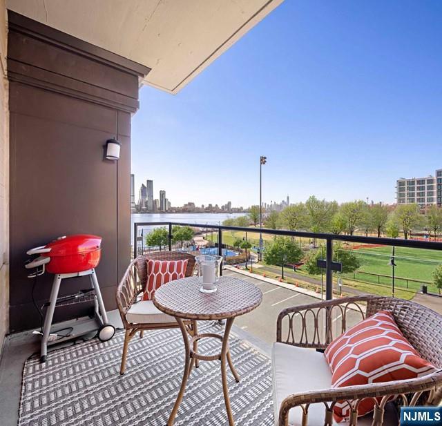 150 Henley Place 302