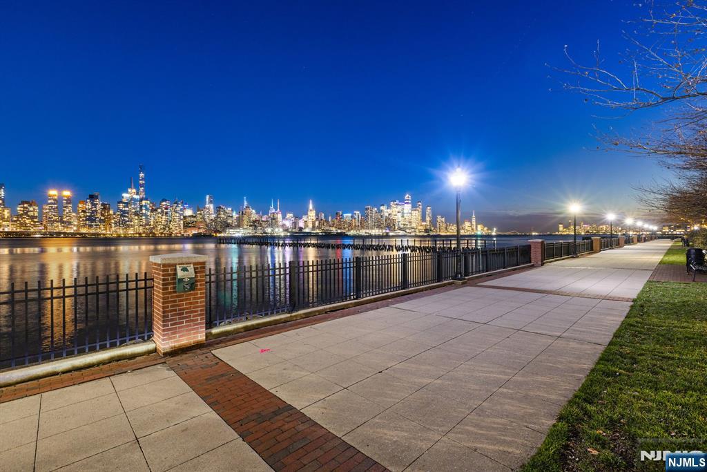9 Ave At Port Imperial 316