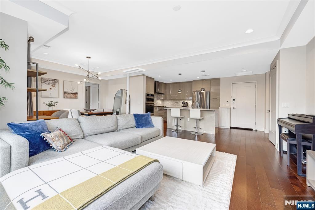 150 Henley Place 0202