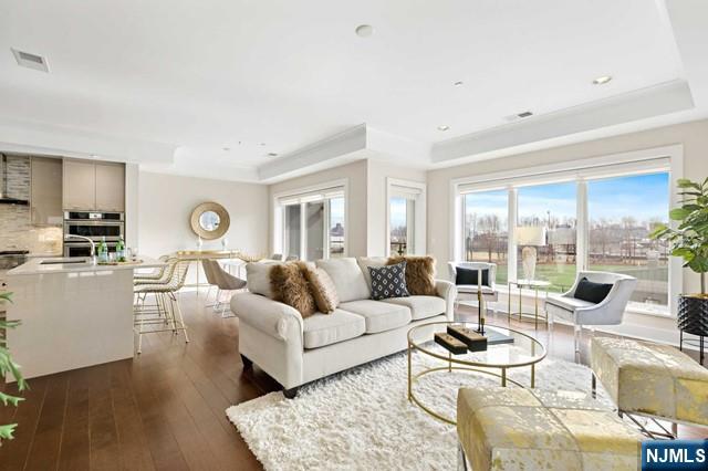 150 Henley Place 201