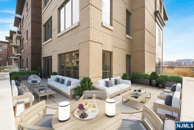 150 Henley Place 201